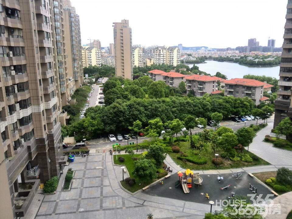 毛坯三房【怡湖华庭【百家湖地铁站步行5分钟【实图】繁华商业