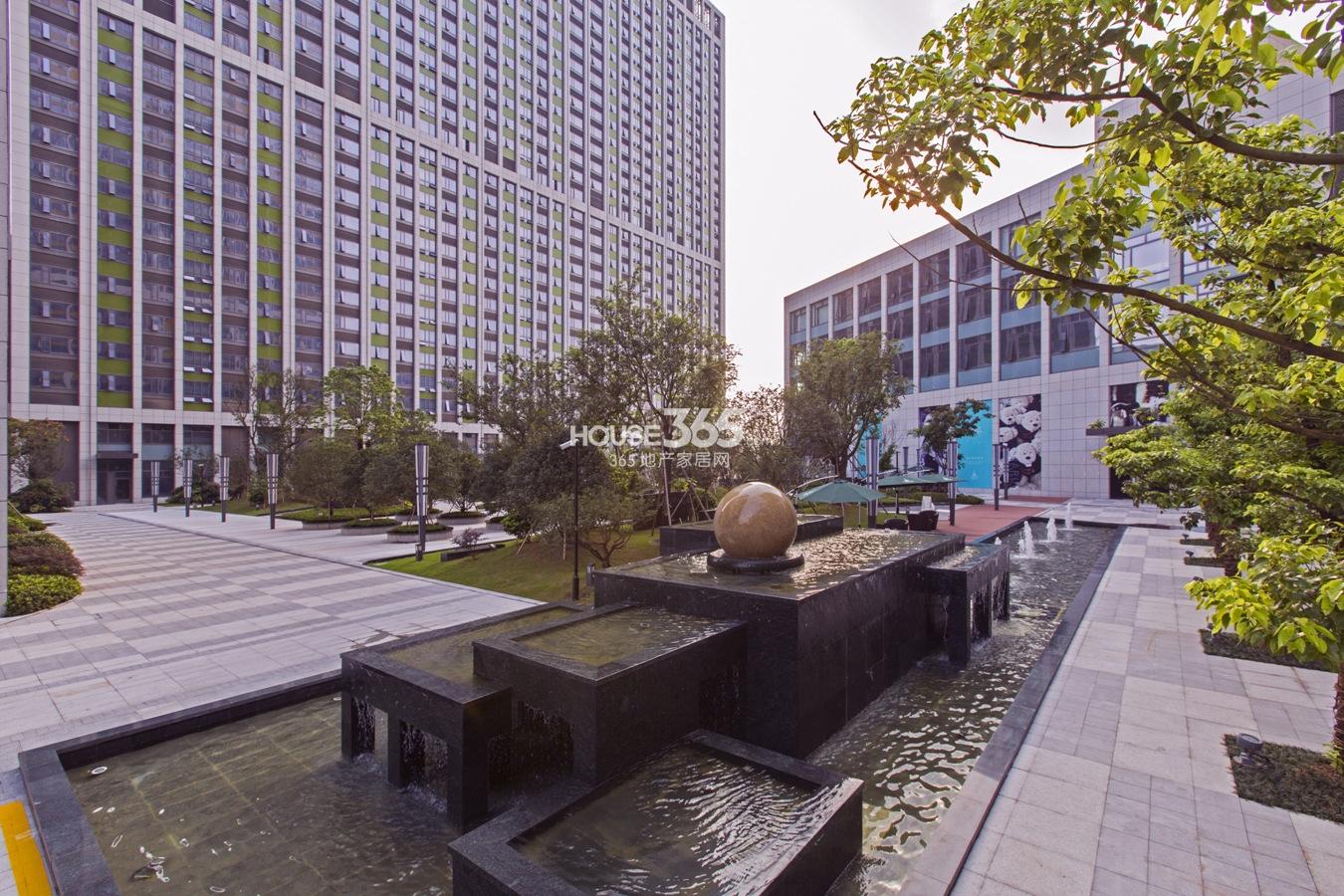 众安嘉润公馆水系景观实景图