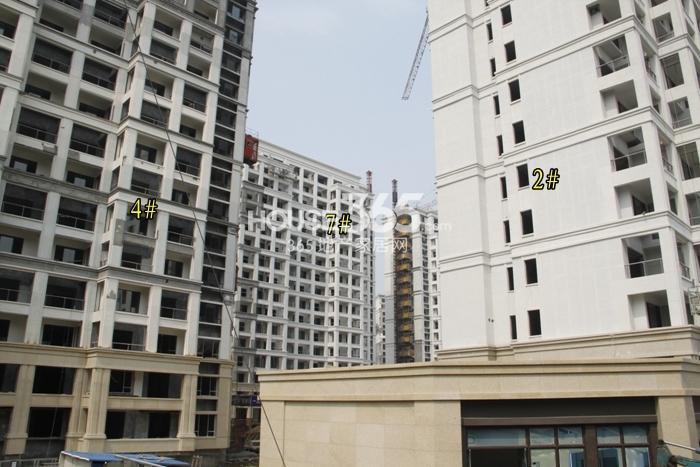 保利梧桐语2、4、7号楼施工进度实景图 2015年4月摄