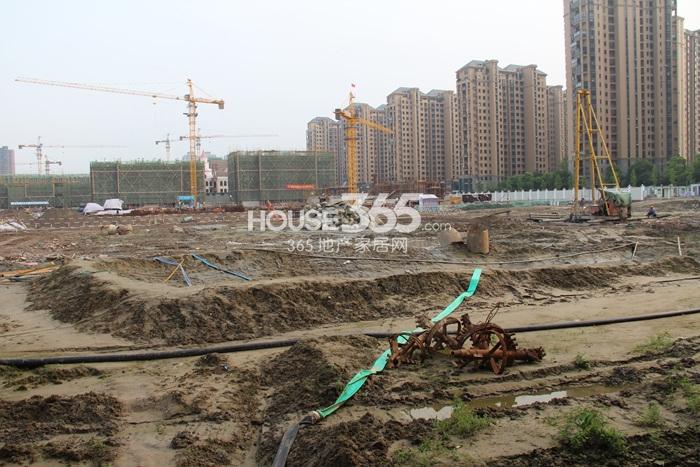 中国铁建江南国际城西北侧施工进度实景图 2015年5月摄